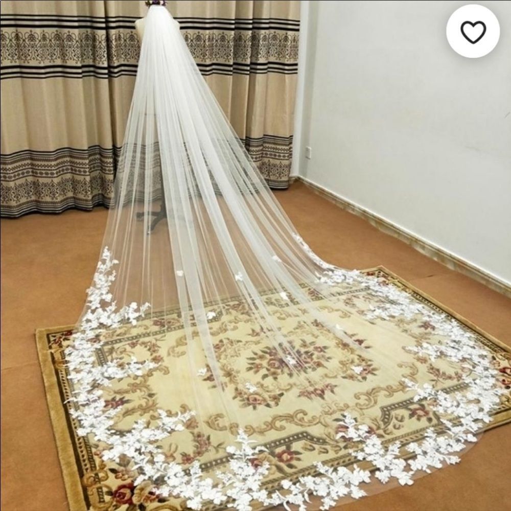 White Floral Edge Bridal Veil - Women Accessories